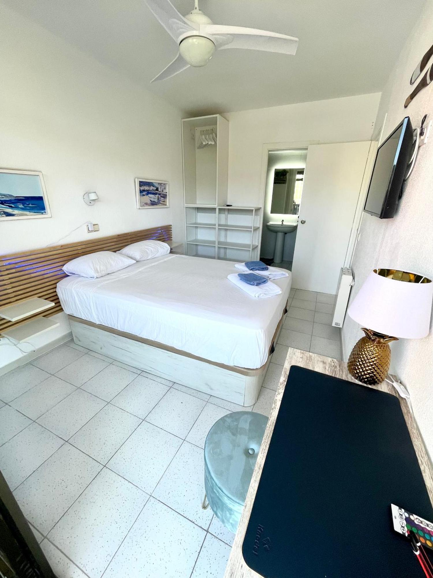 Apartemento Piscina Centro Calella 3 Min Playa Eksteriør billede